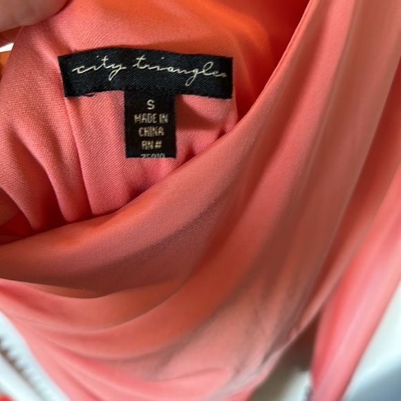 Formal dress - Picture 2 of 4